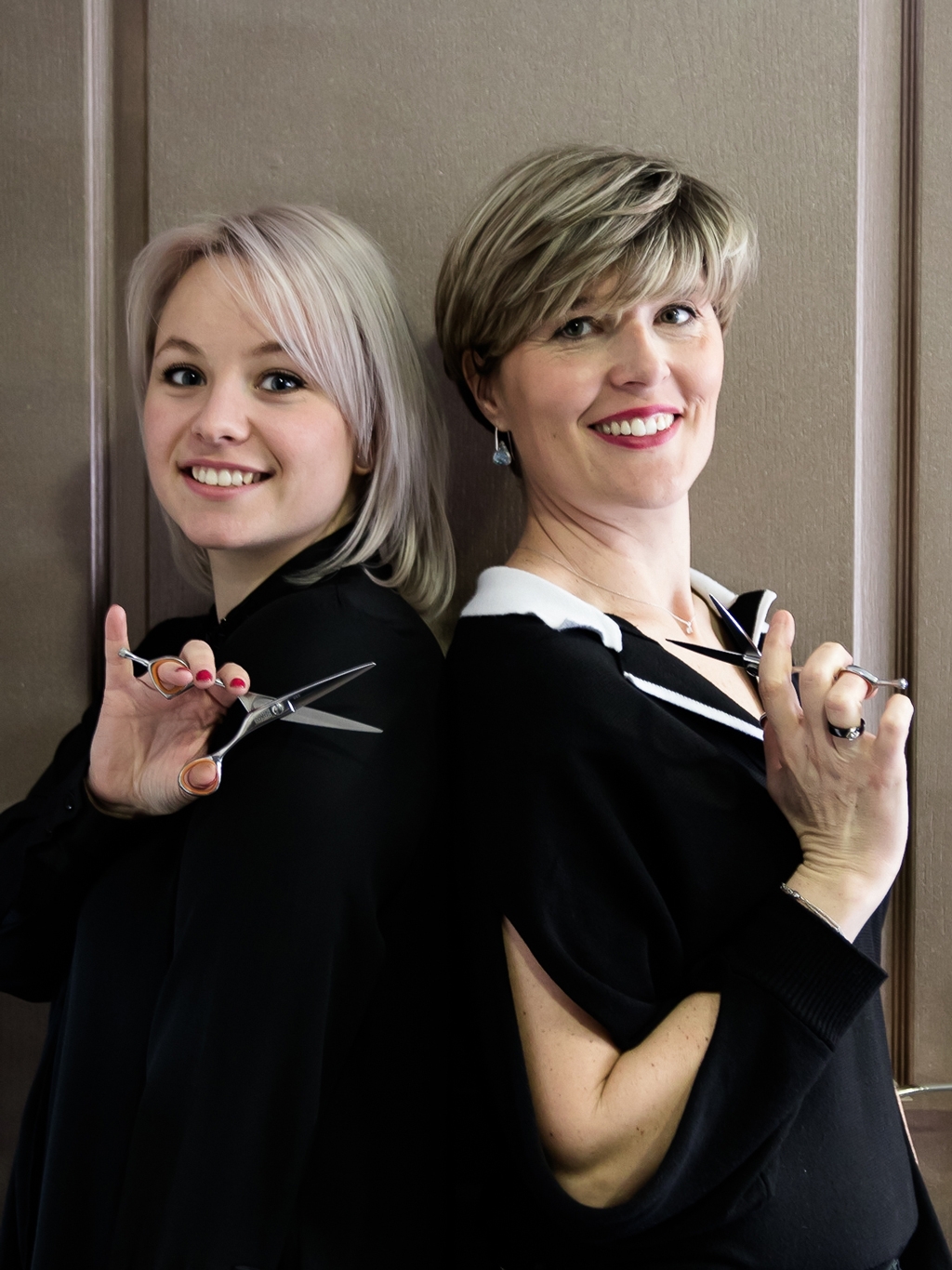 Aurore et Laure de LK le salon